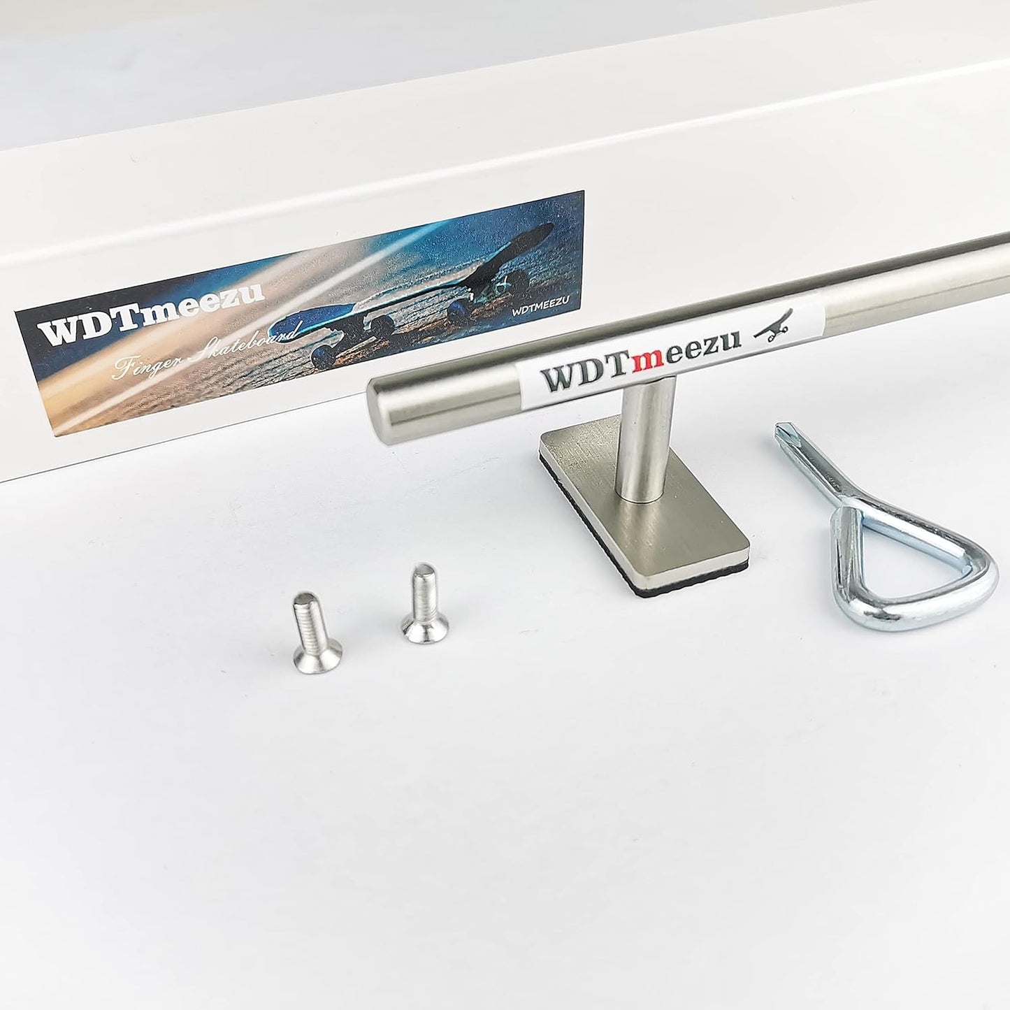 Elevate Your Fingerboarding Skills with the Professional 10" Metal Round Rail Prop