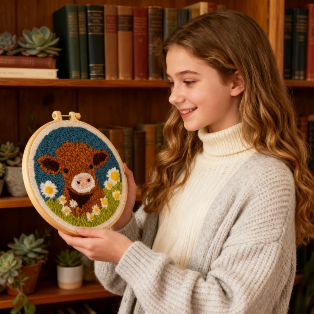 Create Beautiful Art with Our Beginner-Friendly DIY Punch Needle Kit - Cartoon Highland Cow with Daisy Flower - Perfect for Adults and Kids, Ideal for Gifts and Home Décor (20x20 cm)