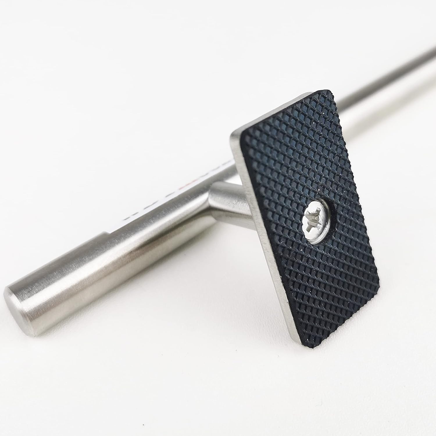 Elevate Your Fingerboarding Skills with the Professional 10" Metal Round Rail Prop